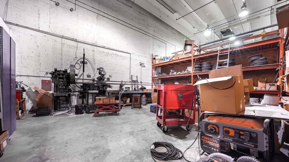 More Photos Of 7450 NW 41st St, Miami Manufacturing For Sale