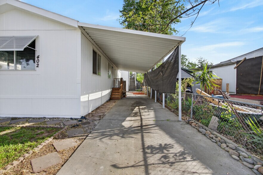 More Photos Of 402 Colin Kelly Dr, Roseville Apartments For Sale