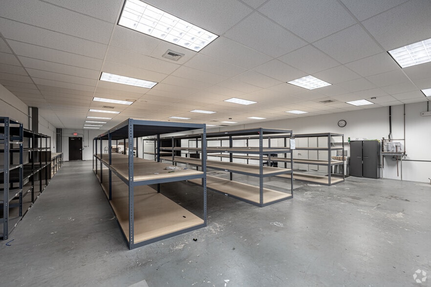 More Photos Of 111-121 Roberts St, East Hartford Business Park For Lease