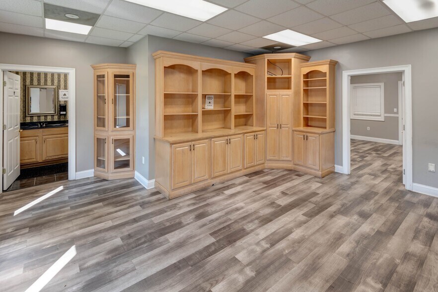 More Photos Of 7735 Bishop Rd, Fairburn Truck Terminal For Lease