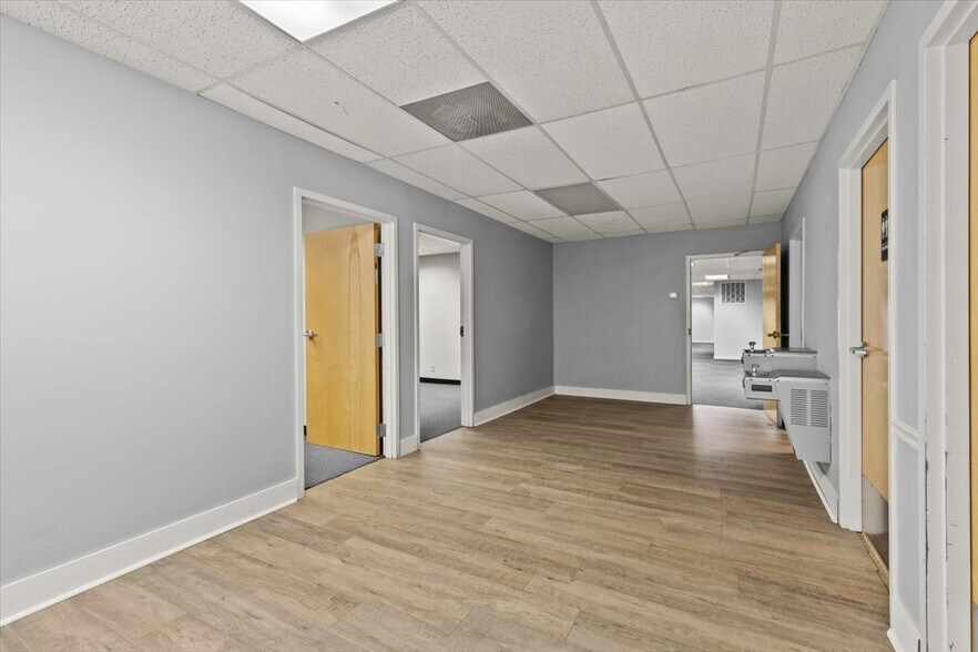 More Photos Of 617 Mulberry St, Elizabethtown Office For Sale
