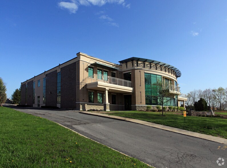 More Photos Of 1045 James St, Syracuse Medical For Lease