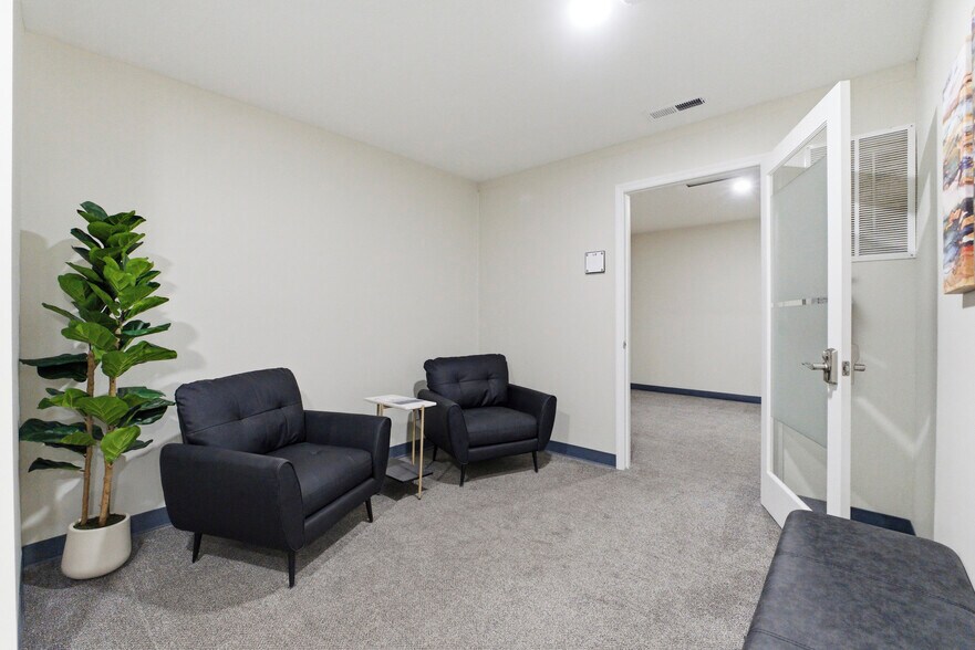 More Photos Of 1420-1426 E Bradford Pky, Springfield Medical For Lease