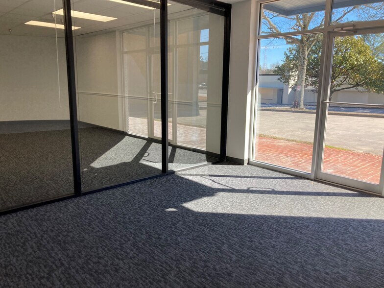 More Photos Of 4415 Commerce Dr Sw, Atlanta Warehouse For Lease