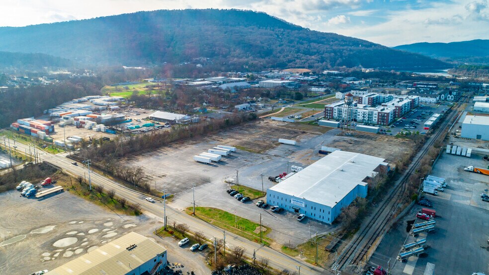 More Photos Of 3217 Alton Park Blvd, Chattanooga Truck Terminal For Lease