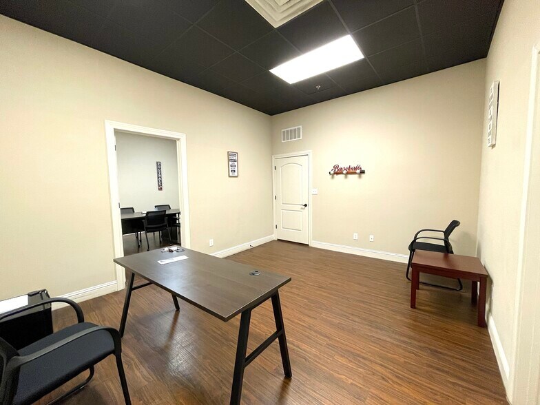 More Photos Of 605 Austin Ave, Waco Storefront Retail Office For Sale