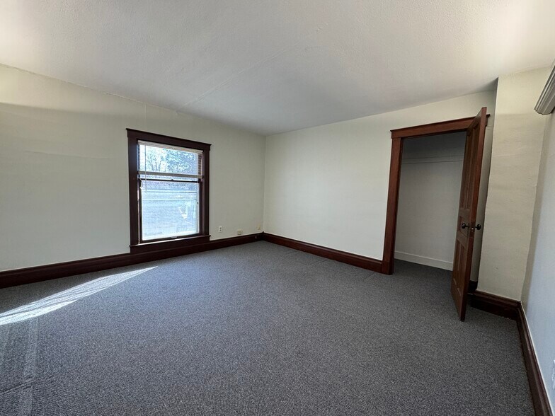 More Photos Of 3258 Broad St, Dexter Office Residential For Lease