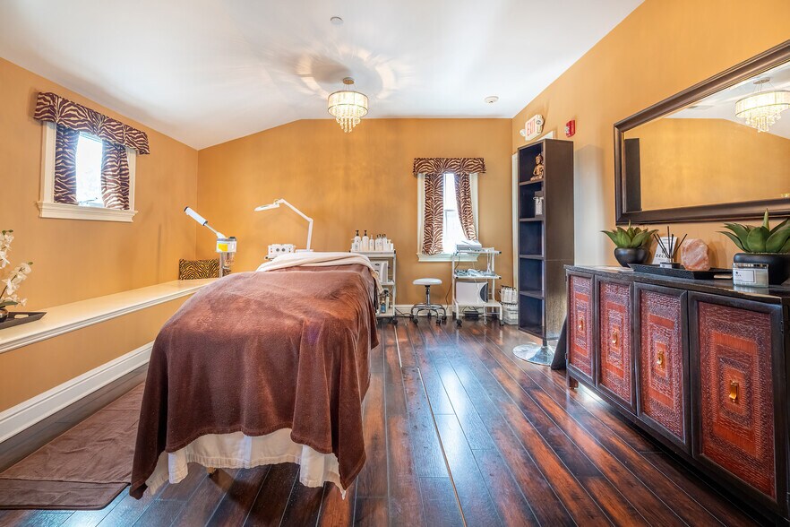 More Photos Of 27 Catoonah St, Ridgefield General Retail For Sale