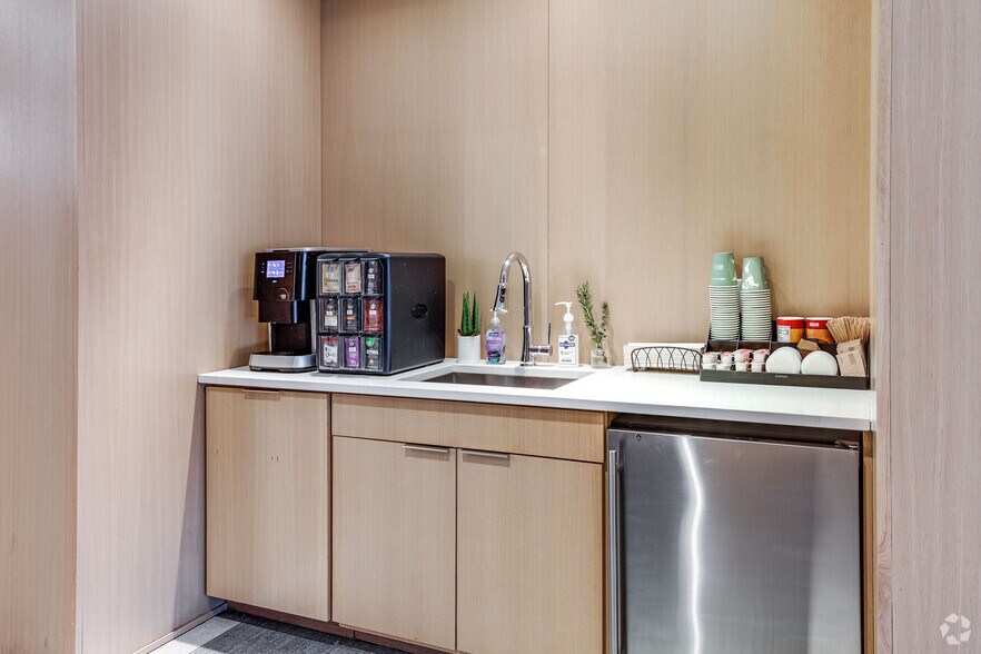 More Photos Of 10 2nd St SE, Minneapolis Apartments For Lease