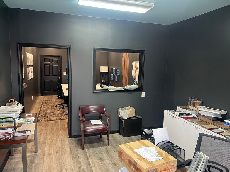 More Photos Of 283 Swanson Dr, Lawrenceville Service For Lease