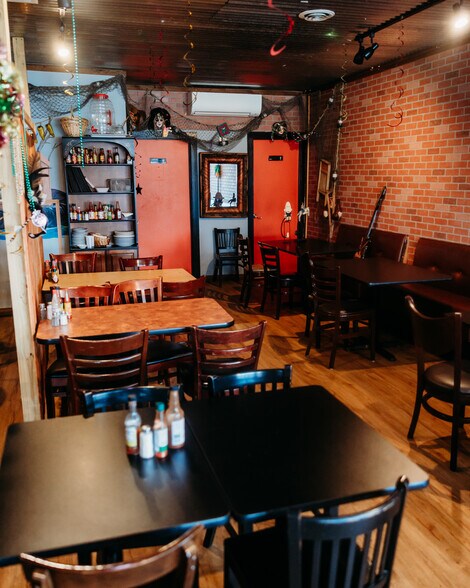 More Photos Of 221 Shaw St, New London Bar For Lease