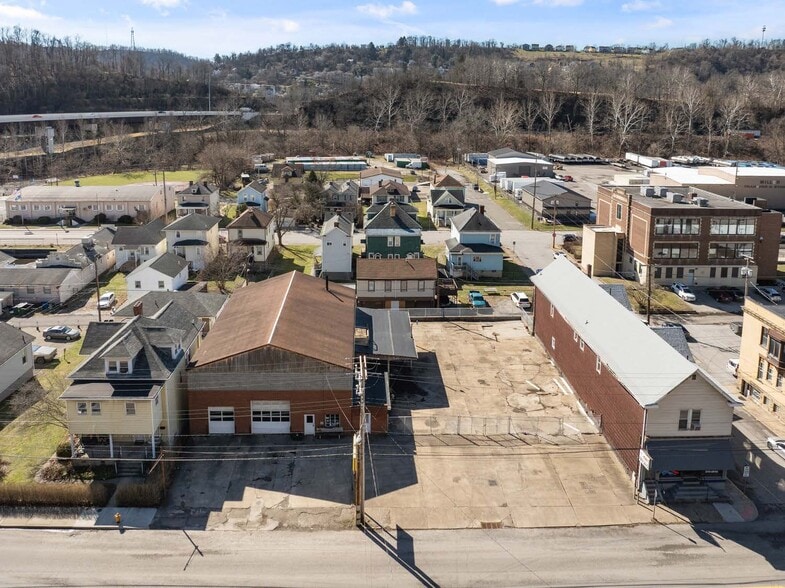 More Photos Of 512 National Rd, Wheeling Flex For Sale