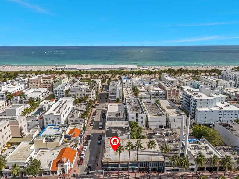 More Photos Of 743-755 Washington Ave, Miami Beach Bar For Lease