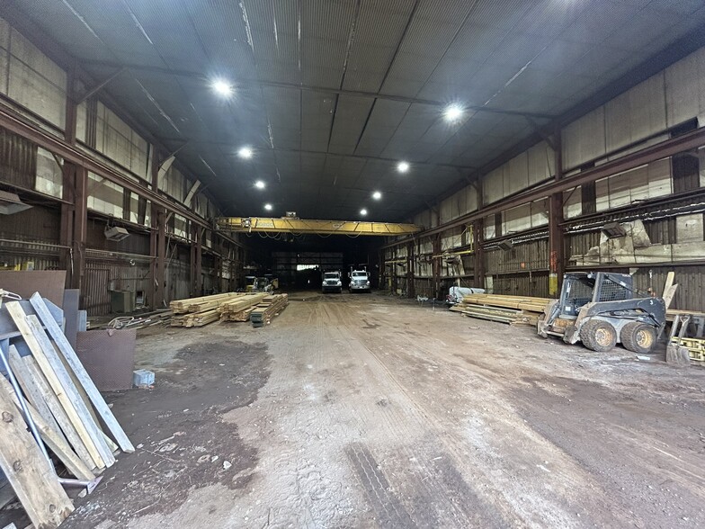 More Photos Of 1920 Lincoln Rd, Pittsburgh Warehouse For Lease
