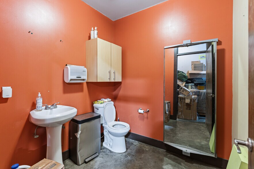 More Photos Of 2879 Main St, Riverside Warehouse For Sale