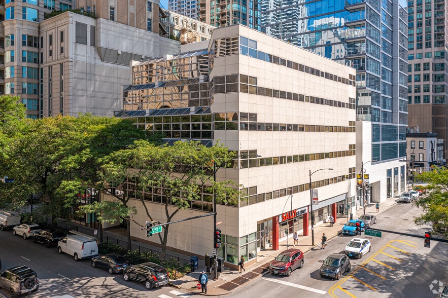 Primary Photo Of 1 E Superior St, Chicago Office For Lease