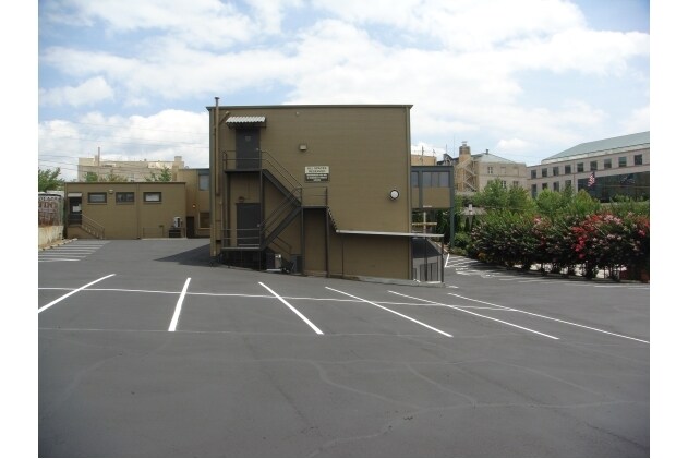 More Photos Of 40-44 N French Broad Ave, Asheville Medical For Lease