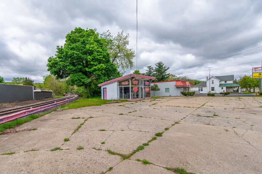 More Photos Of 3331 Carleton Rd, Hillsdale Auto Repair For Sale
