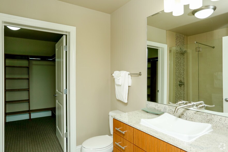More Photos Of 5927 Almeda Rd, Houston Apartments For Lease