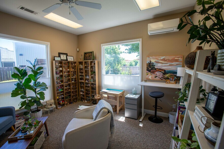 More Photos Of 353 Park Marina Cir, Redding Loft Creative Space For Sale