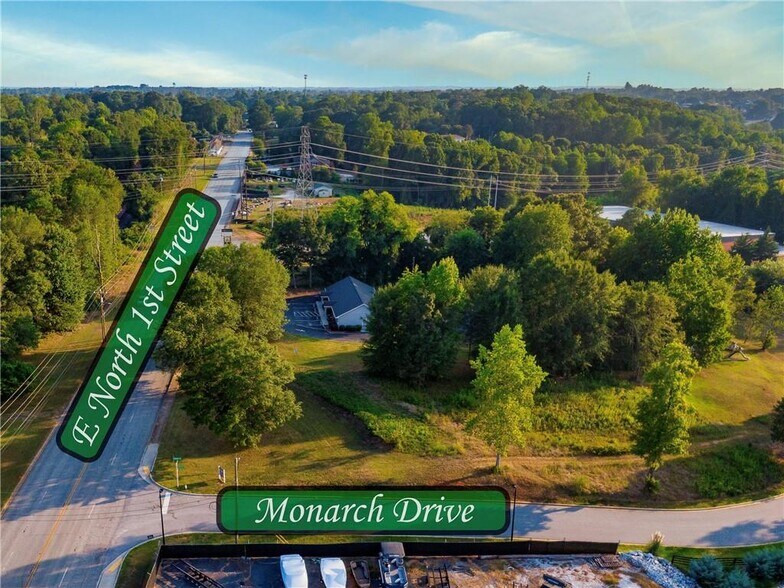 More Photos Of 911 E North 1st St, Seneca Land For Sale