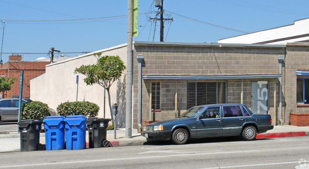 Primary Photo Of 3749-3751 Robertson Blvd, Culver City Storefront Retail Office For Lease