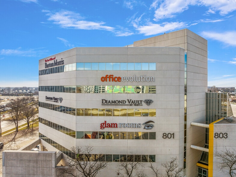 More Photos Of 801-803 W Big Beaver Rd, Troy Office For Lease