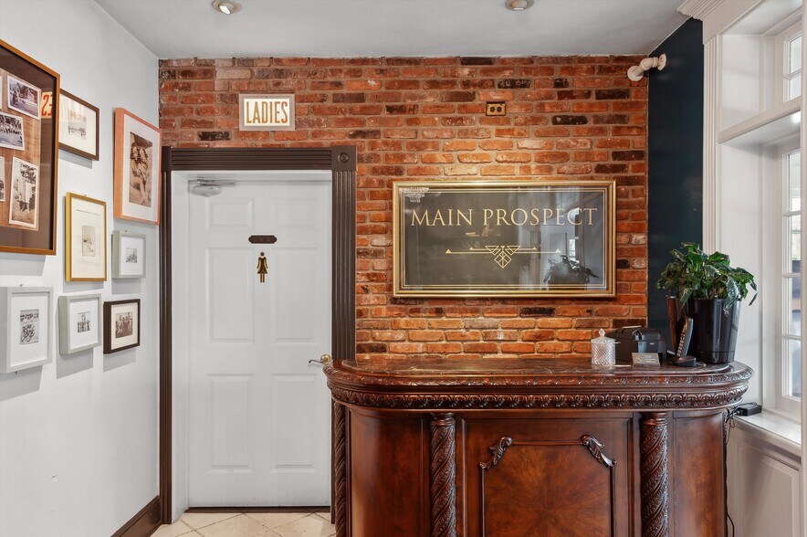 More Photos Of 15 Prospect St, Southampton General Retail For Sale