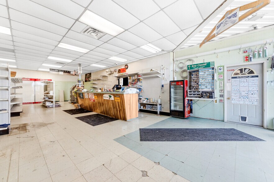 More Photos Of 534 Virginia Ave, Fairmont Freestanding For Sale