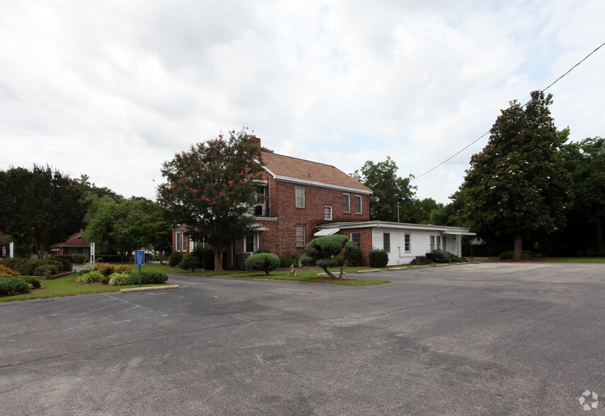 Primary Photo Of 611 W Oakland Ave, Sumter Religious Facility For Sale