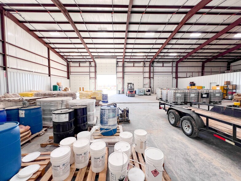 More Photos Of 2401 E County Road 155, Midland Service For Sale