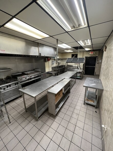More Photos Of 340 Greenlawn Ave, Columbus Restaurant For Sale