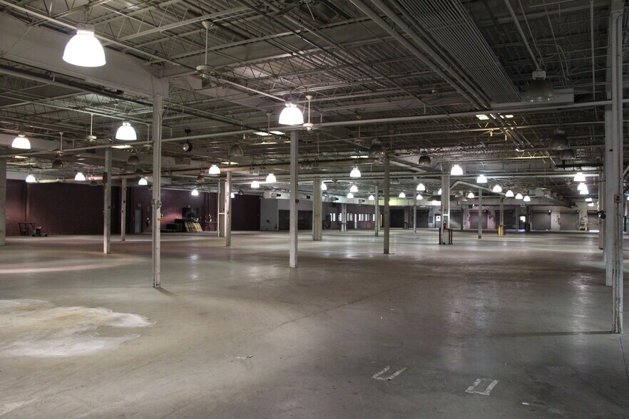 More Photos Of 458 Whitfield St, Fayetteville Manufacturing For Sale