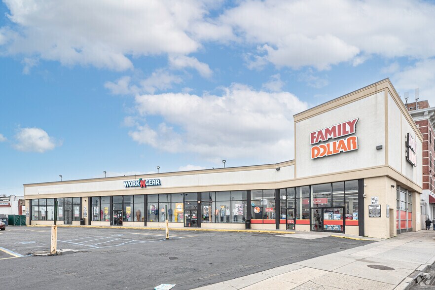 More Photos Of 34 E Sunrise Hwy, Freeport Freestanding For Lease