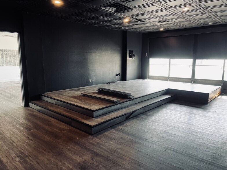 More Photos Of 1711 Winona Blvd, Los Angeles Loft Creative Space For Lease