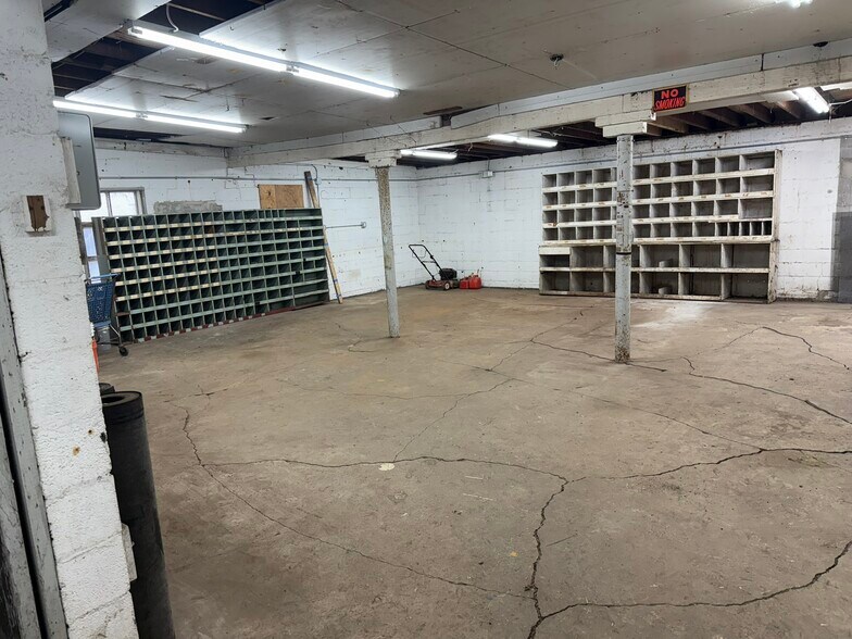 More Photos Of 1590 Coutant Ave, Lakewood Office For Lease