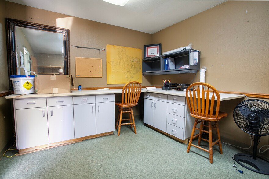 More Photos Of 9846 State Highway 31 E, Tyler Medical For Sale