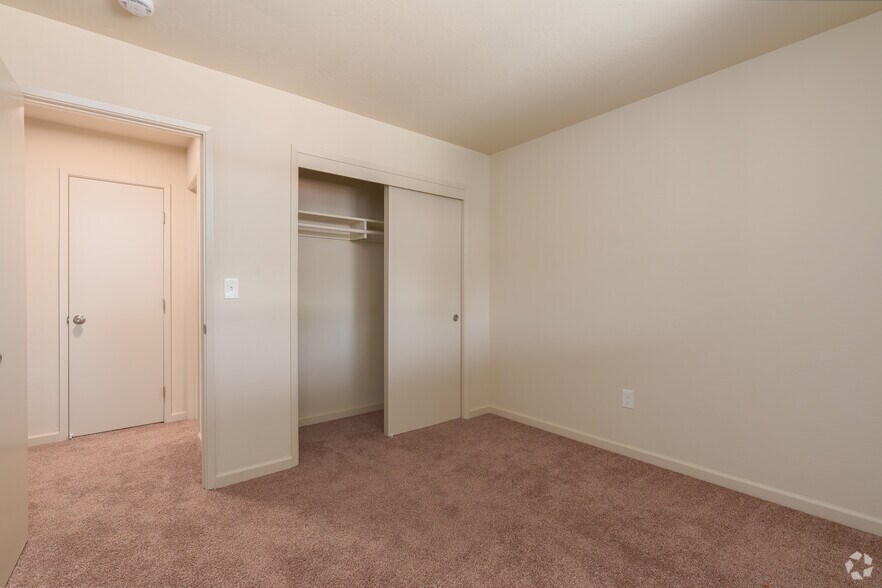 More Photos Of 500 Sunrise Ave, Roseville Apartments For Sale