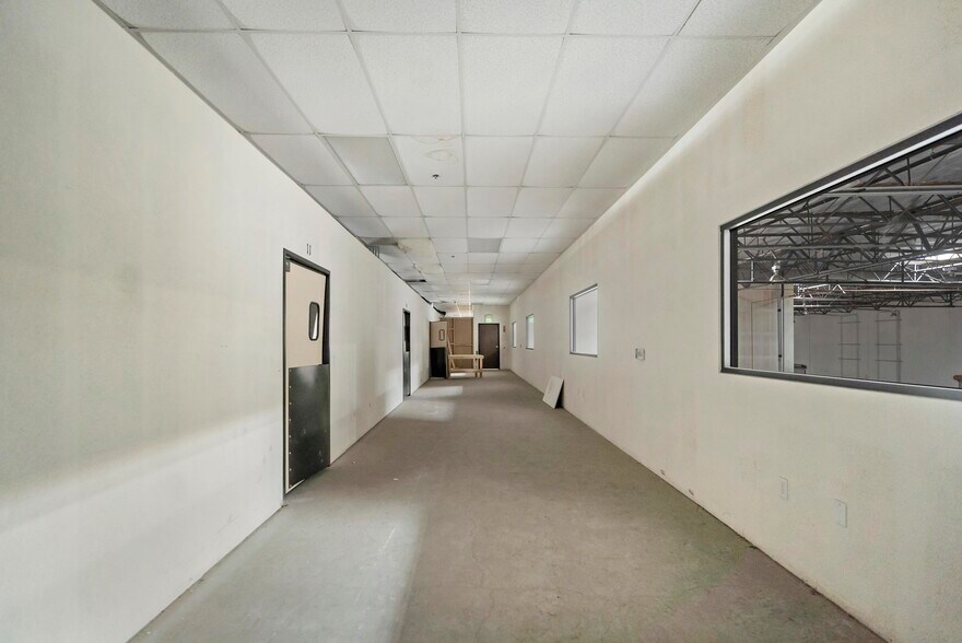 More Photos Of 2989 Lenwood Rd, Barstow Warehouse For Lease