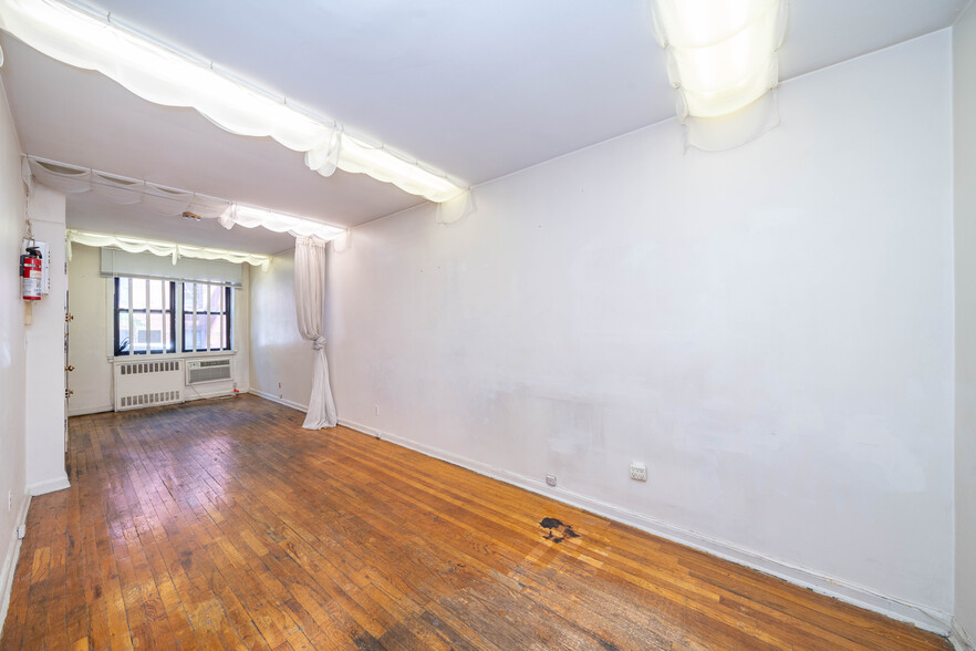 Primary Photo Of 252 E 89th St, New York Apartments For Sale