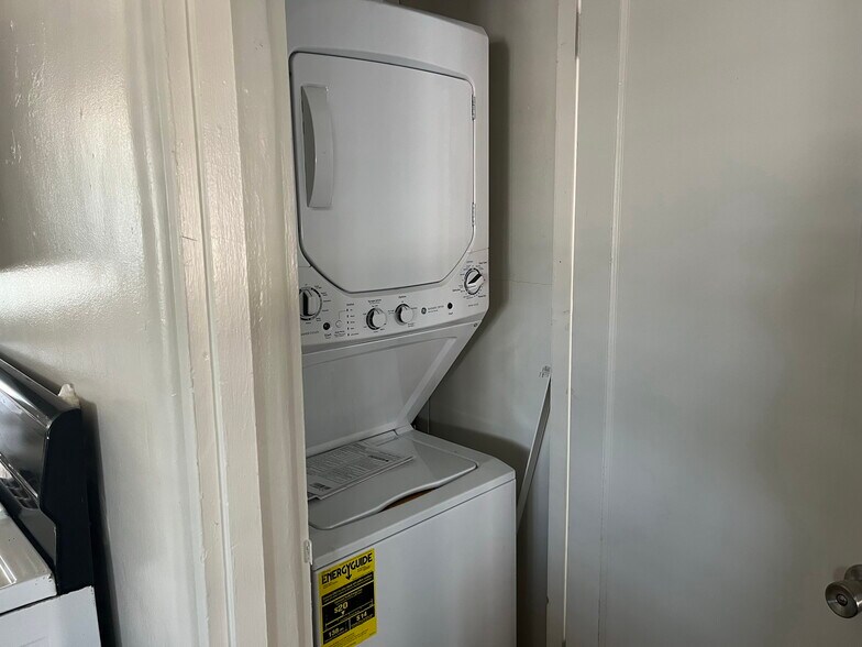 More Photos Of 1005 Carlisle Blvd SE, Albuquerque Apartments For Sale