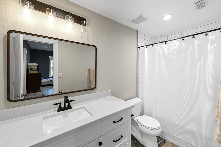 More Photos Of 13845 Boudreaux Rd, Tomball Manufacturing For Sale