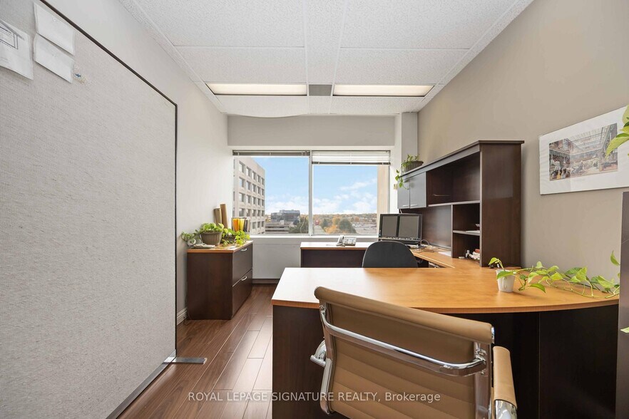 More Photos Of 220 Duncan Mill Rd, Toronto Office For Sale