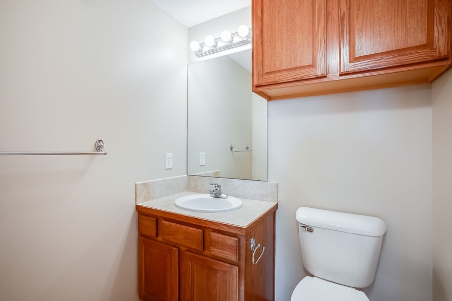 More Photos Of 121 S Water St, Derby Office For Sale