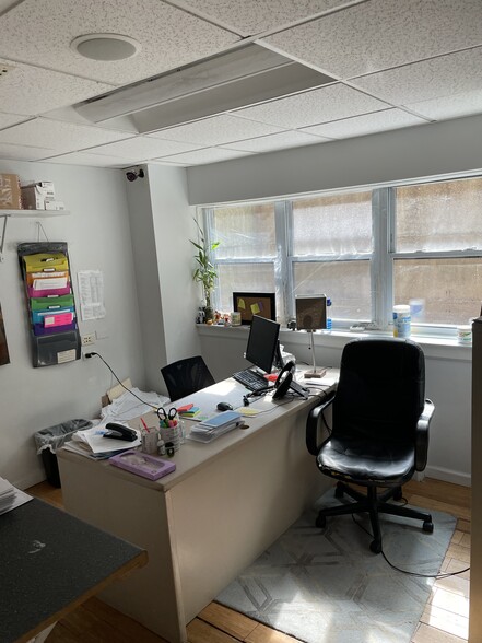 More Photos Of 120 E 36th St, New York Medical For Sale