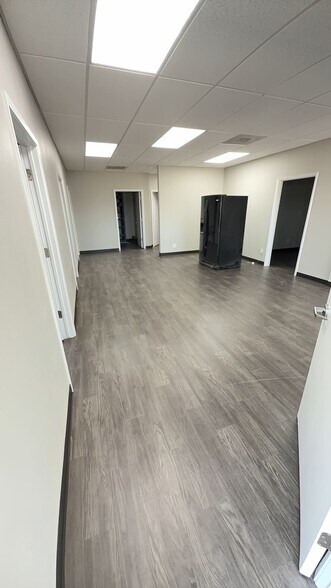 More Photos Of 3001 Airport Fwy, Bedford Medical For Lease