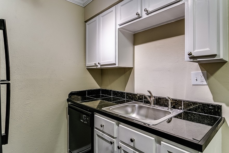 More Photos Of 1516 Annex Ave, Dallas Apartments For Sale