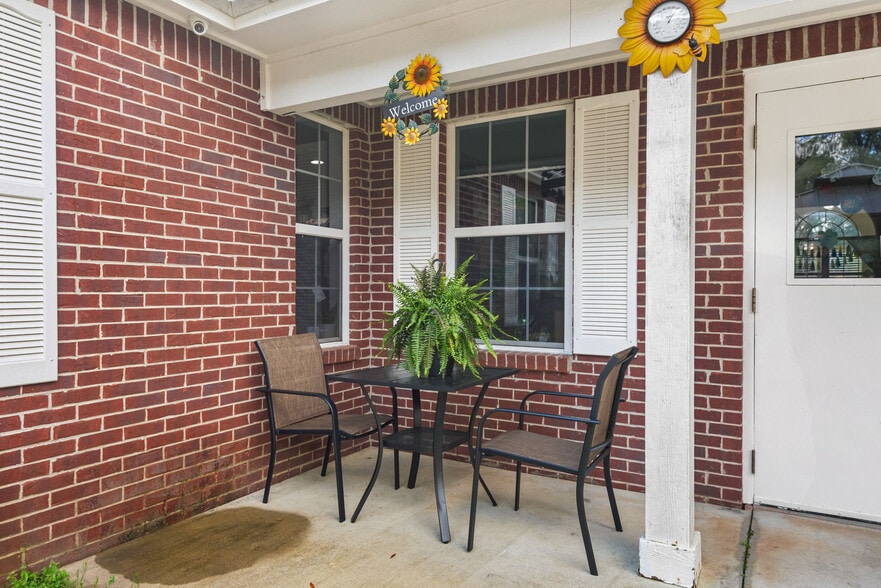 More Photos Of 3215 E James Lee Blvd, Crestview Healthcare For Sale