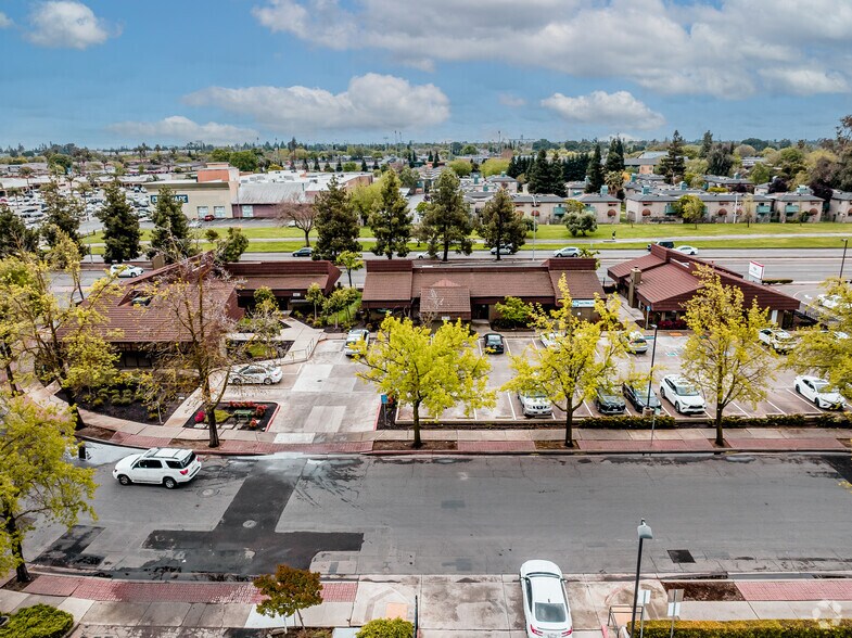 More Photos Of 1502 Saint Marks Plz, Stockton Office For Lease