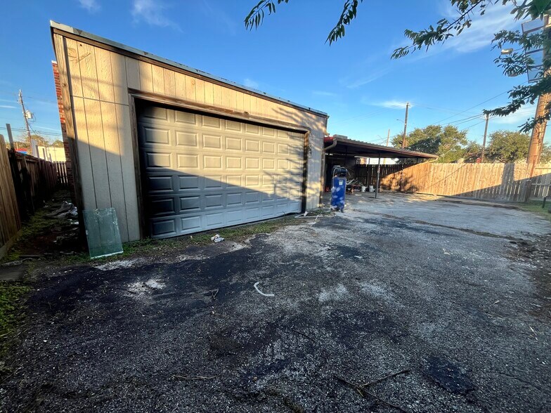 More Photos Of 922 Harris Ave, Pasadena General Retail For Lease